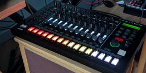 Vends Roland TR-8S