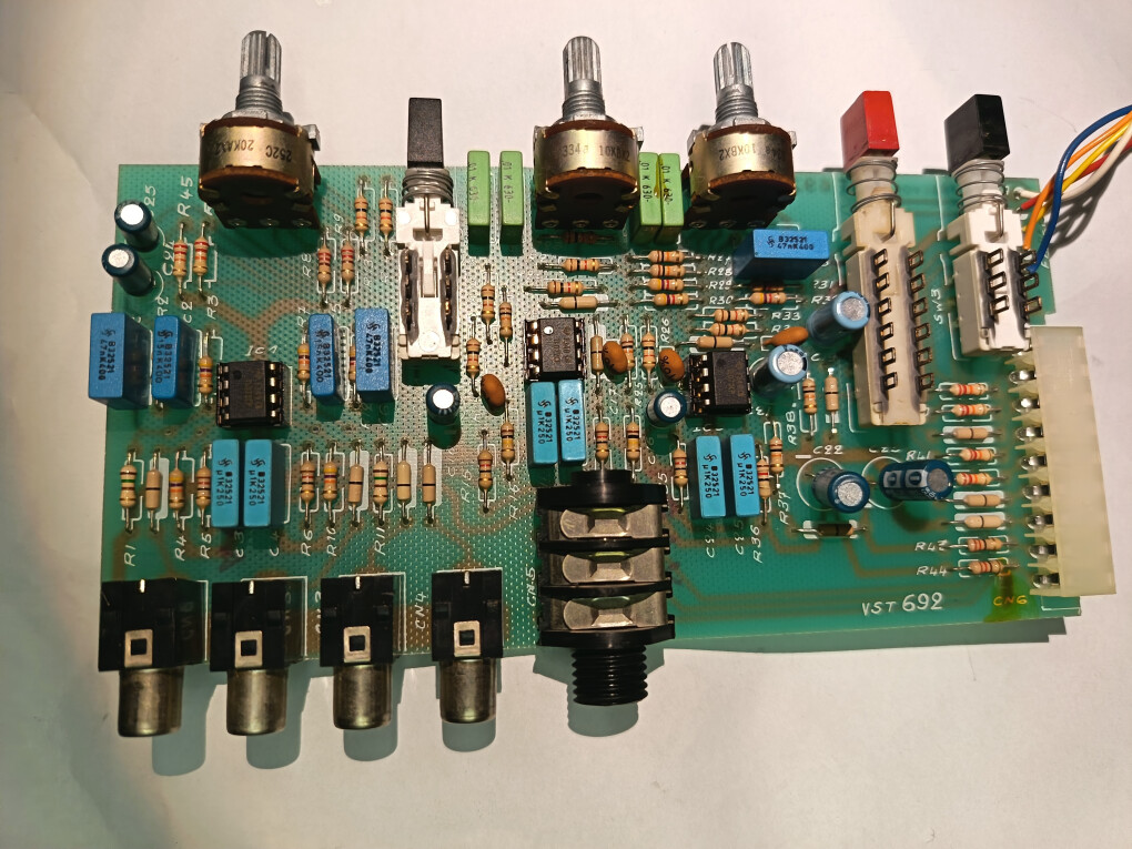 6682504.jpg 6682504.jpg