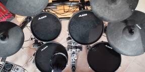 Batterie Electronique ALESIS DM10 Studio Kit avec Rack