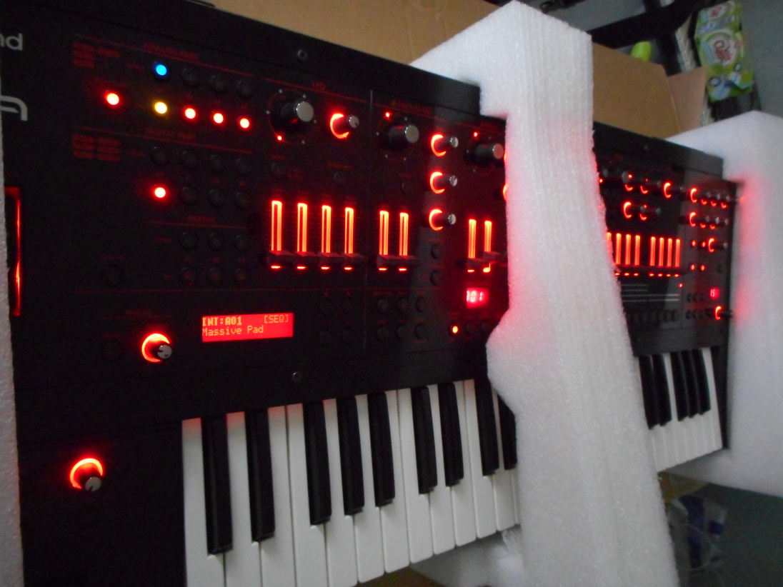 JD-XA ROLAND EN EXCELLENT ETAT DANS SON CARTON D'ORIGINE