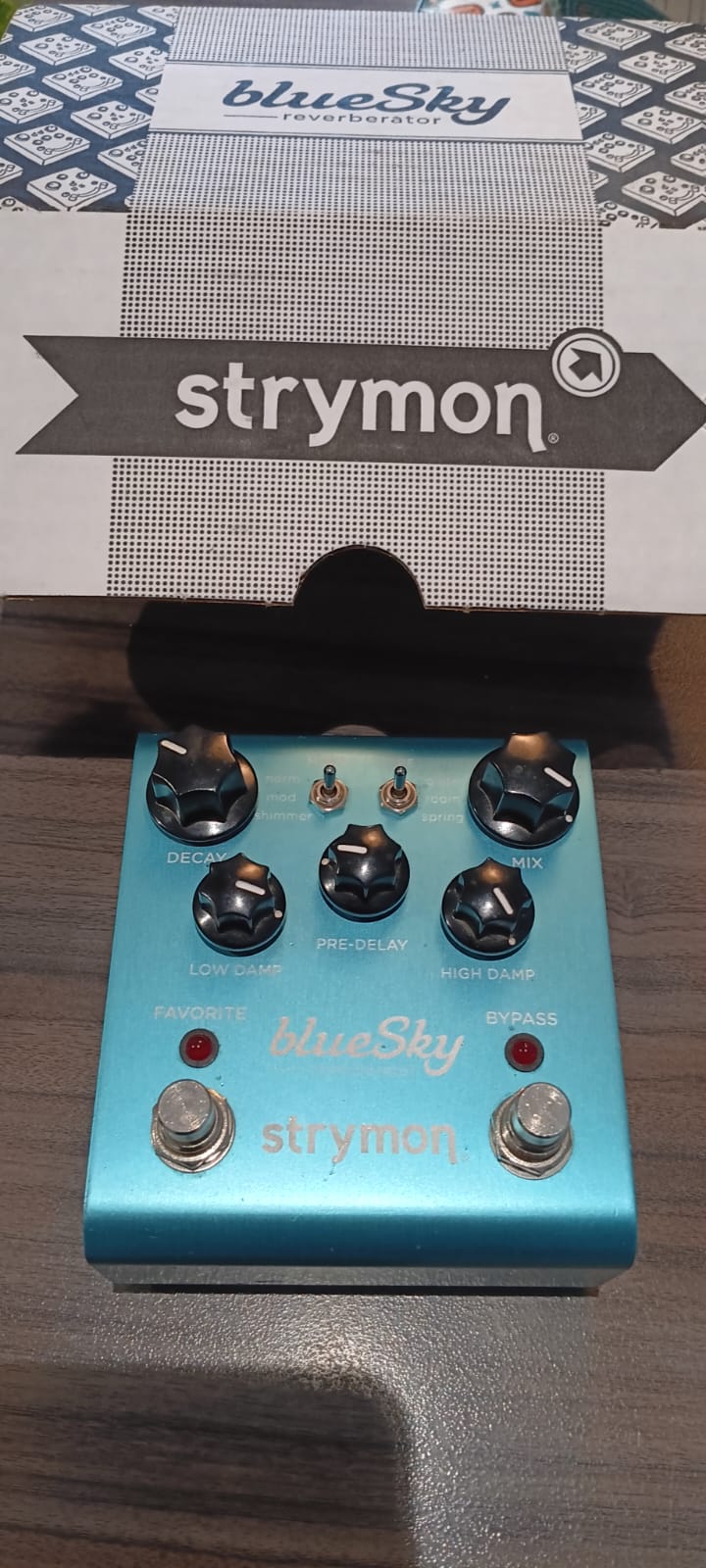 vends reverbe BlueSky de chez Strymon