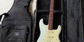 Fender électrique Stratocaster Classic Player 60 + case Sonic Blue 2007