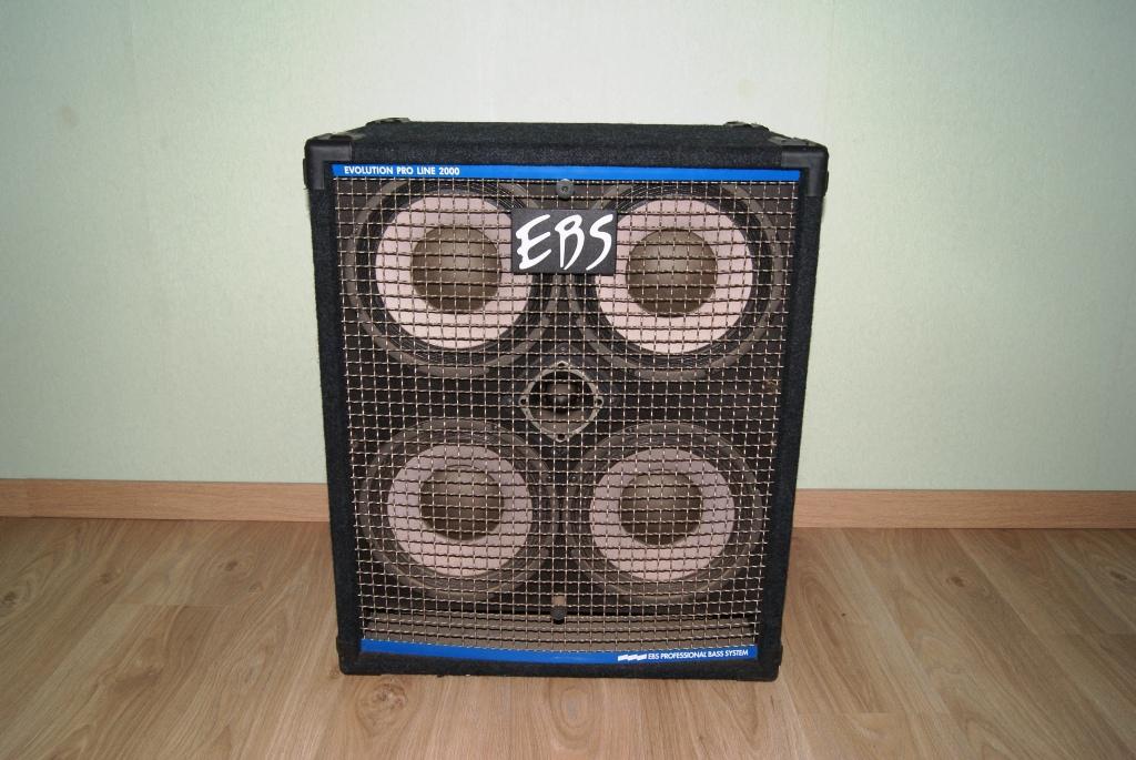 Baffle professionnel pour basse marque EBS modèle EVOLUTION PROLINE 2000 800 W made in Sweden en très bon état général