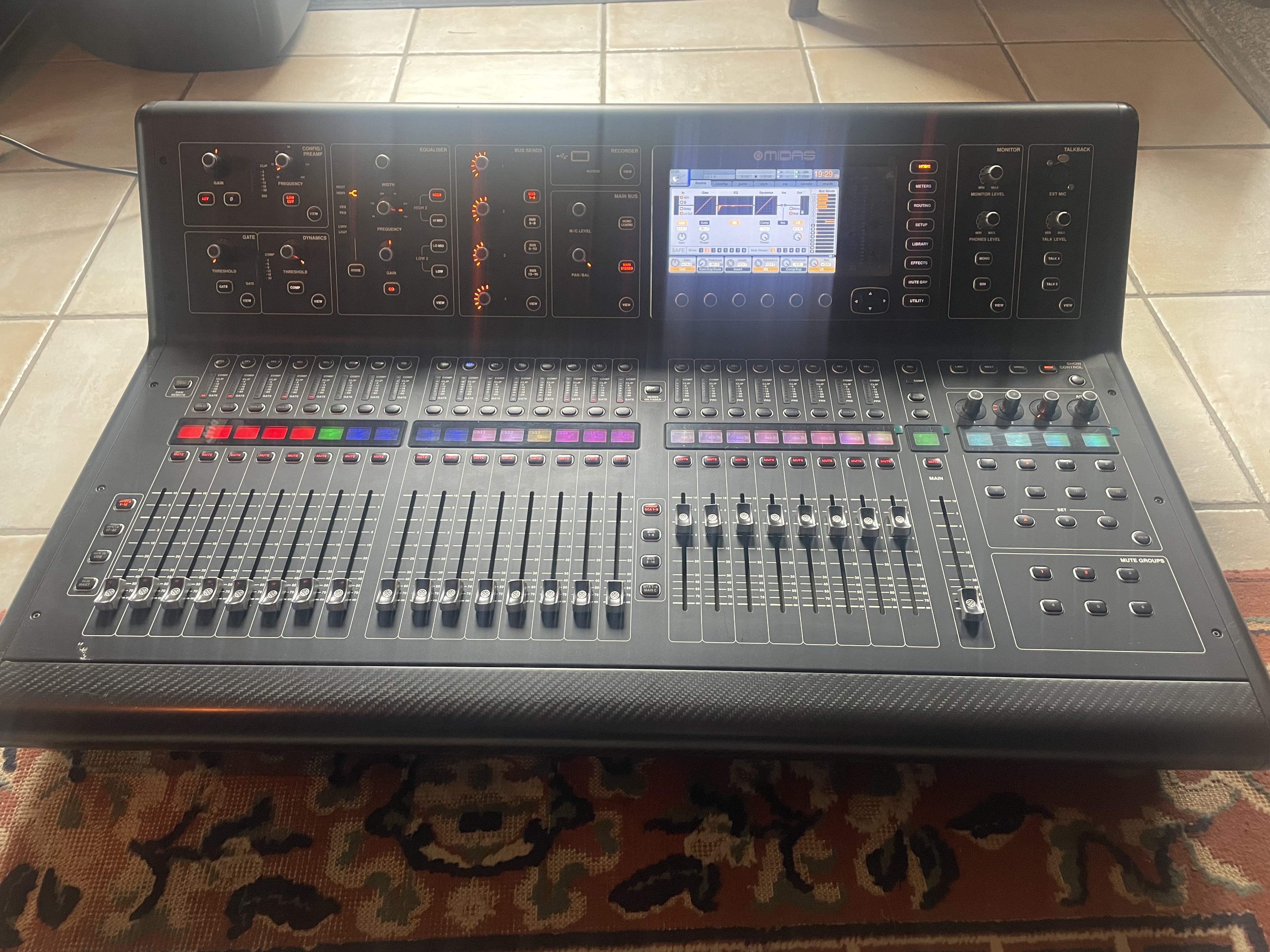Console de mixage Midas m32