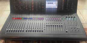 Console de mixage Midas m32
