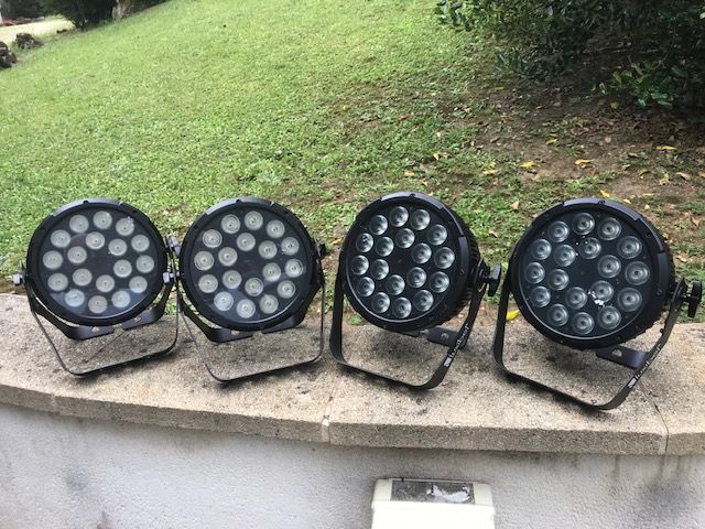 lot de 4 PAR LED PRO LUXIBEL LX107 18 x10 watts + flight case