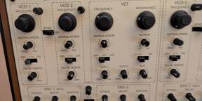 Synthé Berhinger 2-XM