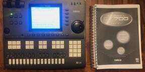 Séquenceur Yamaha QY700
