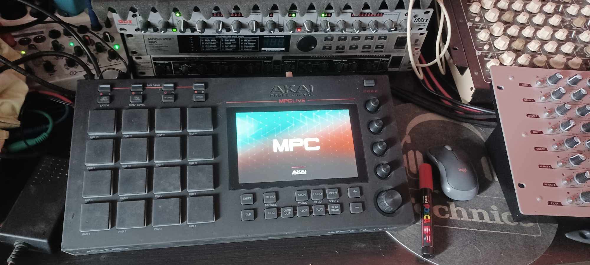 Vend mpc live 1 + decksaver + malette 