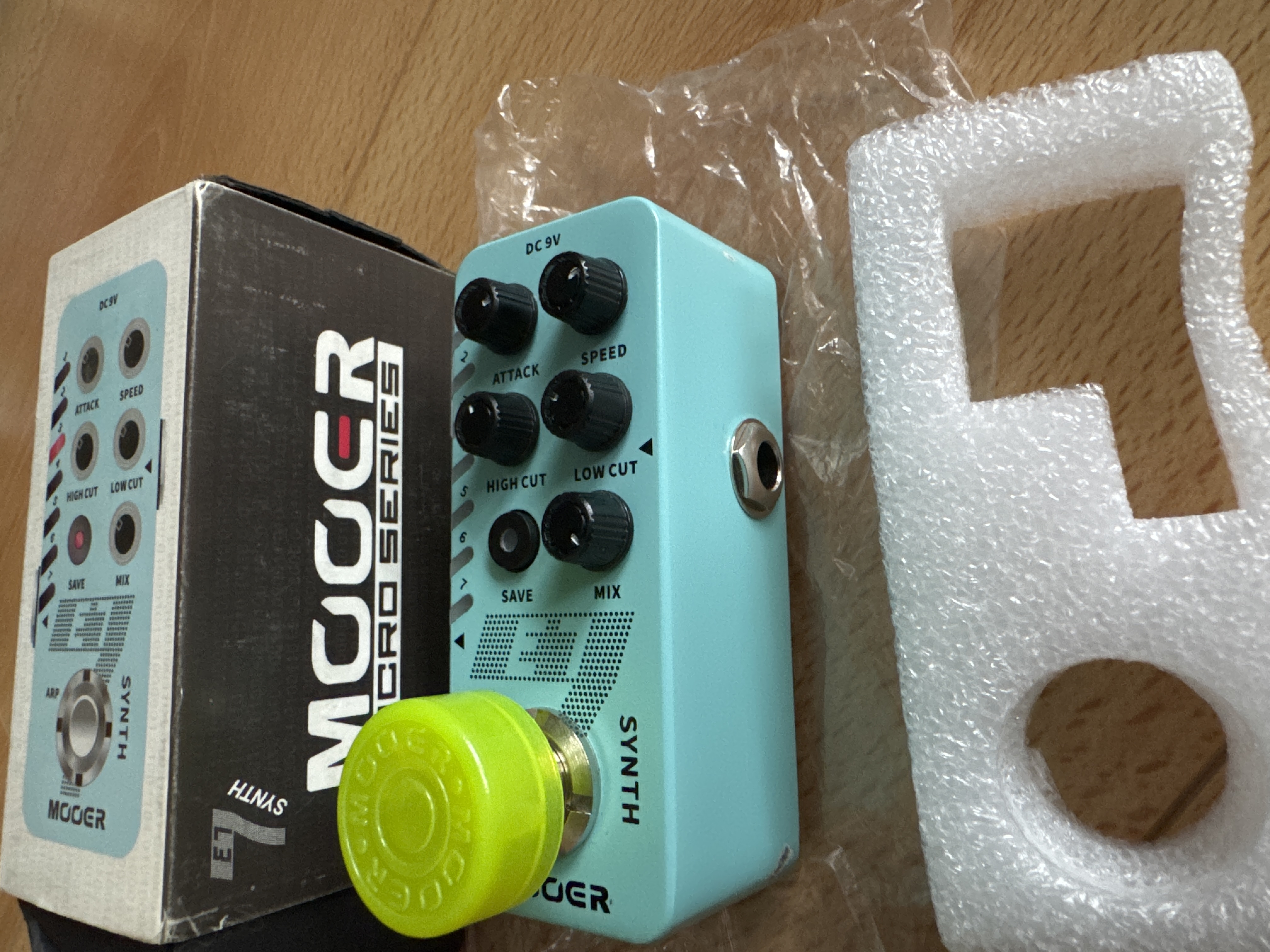 Micro synth Mooer E7