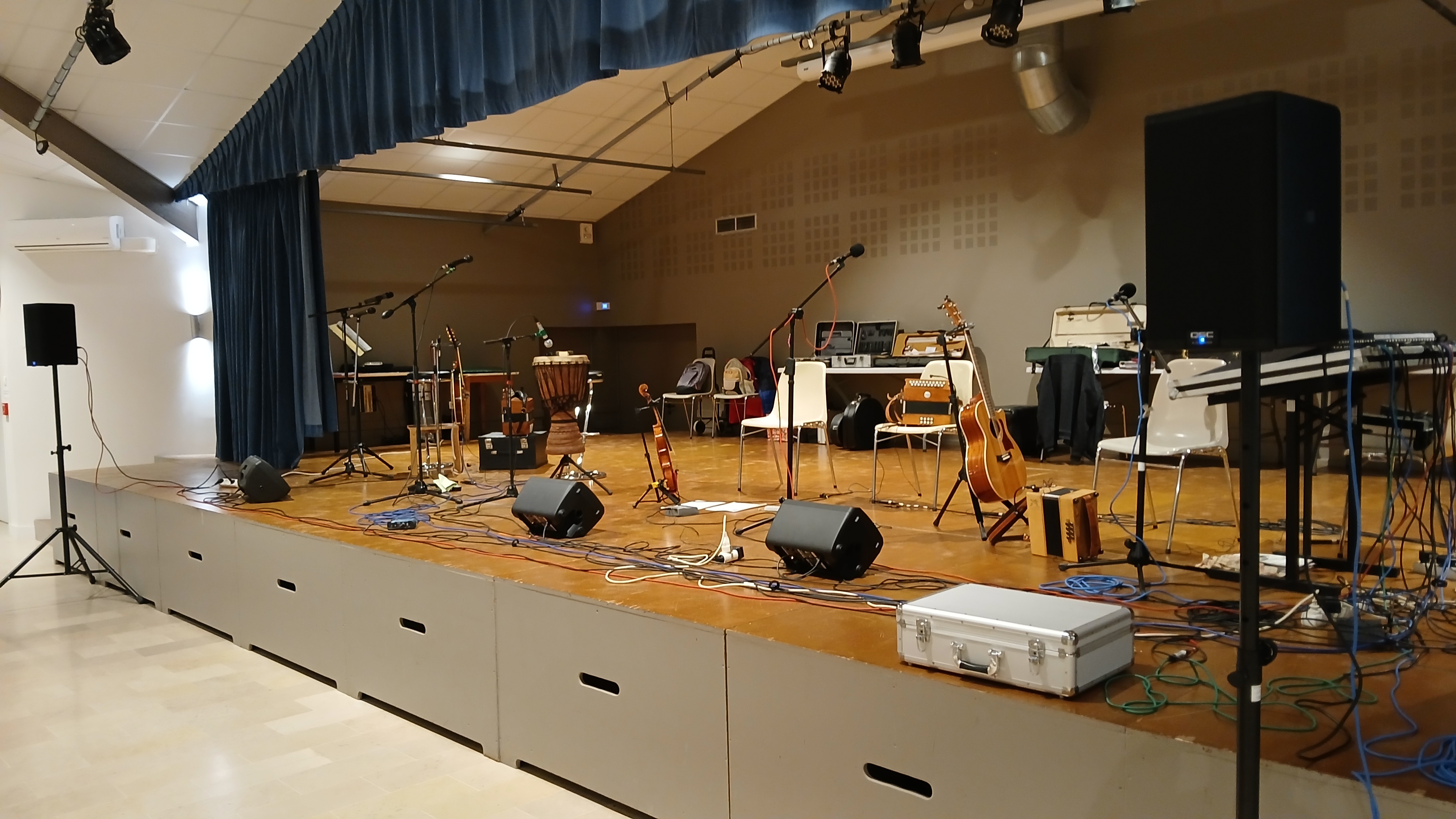 Vends paire de K8.2 QSC avec housse, état plus que parfait