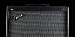 FENDER MUSTANG GTX 100 + Footwschitch + Housse le tout en Excellent état