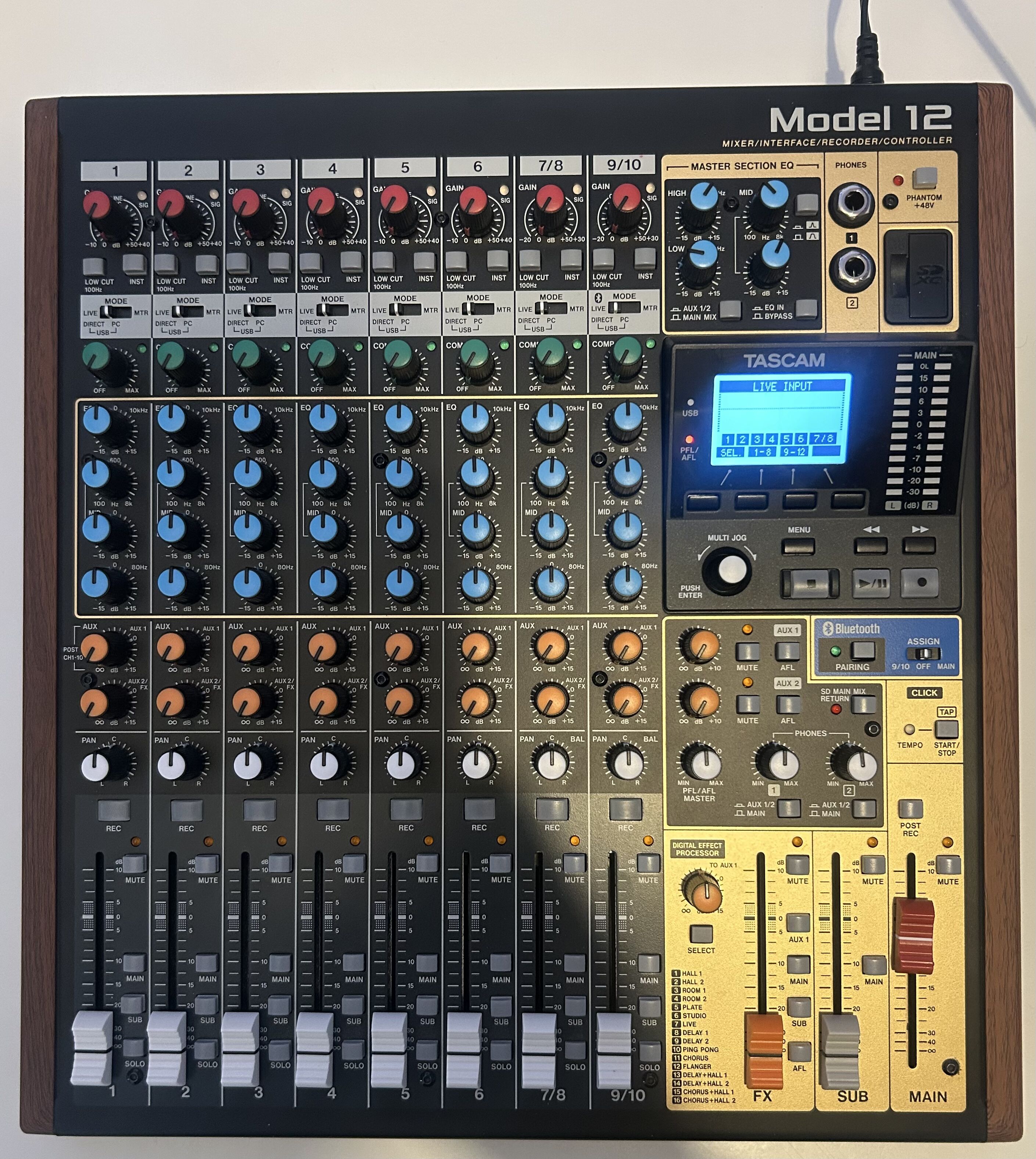 Table de mixage Tascam Model 12 " État impeccable" "sous garantie "