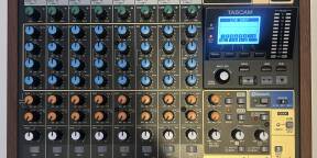 Table de mixage Tascam Model 12 " État impeccable" "sous garantie "