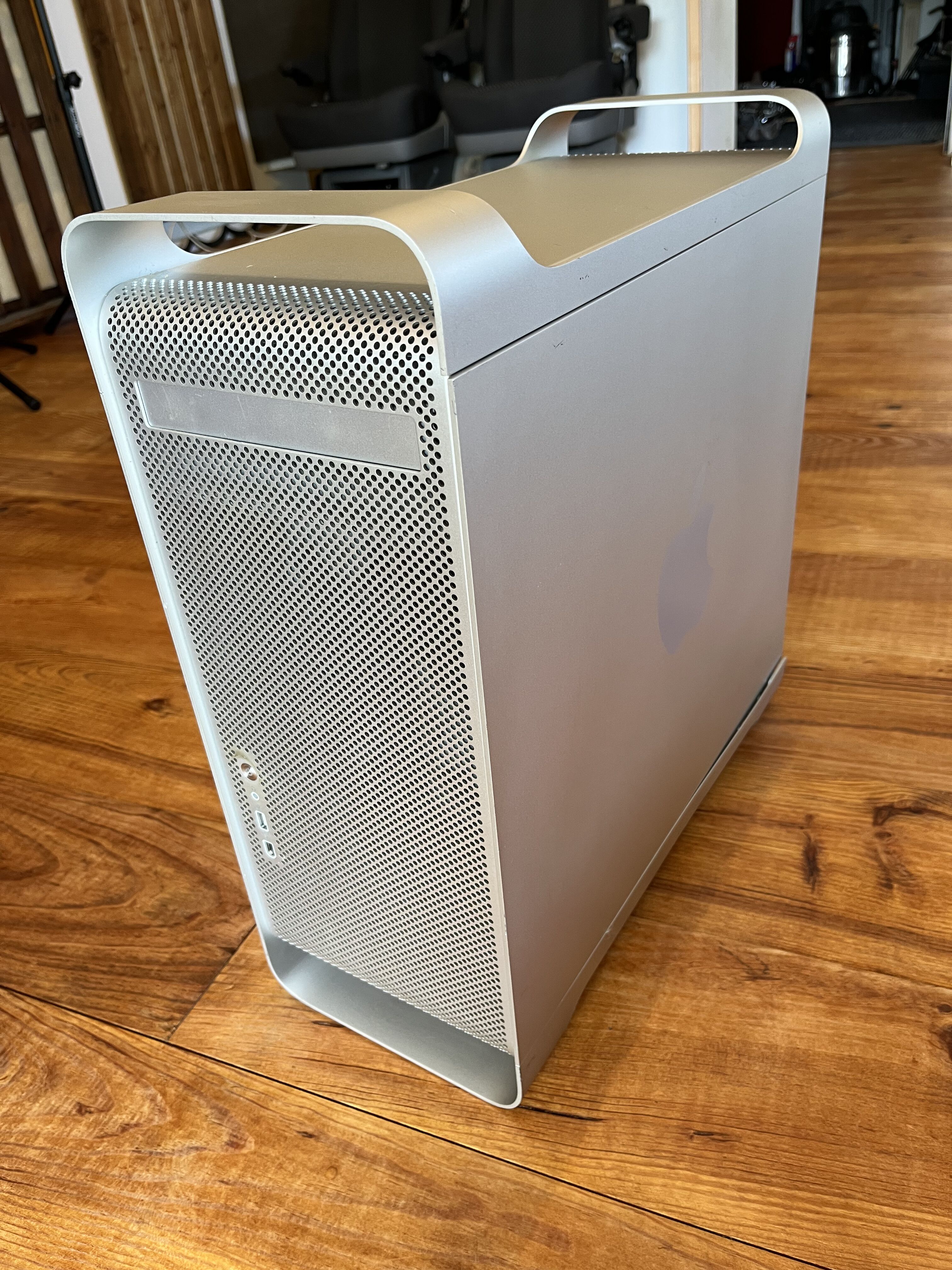 Vends POWERMAC G5 2X2 / 4G° RAM / DD 150 + 700G°