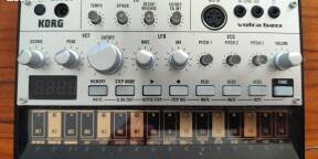 Korg Volca Bass + Alim