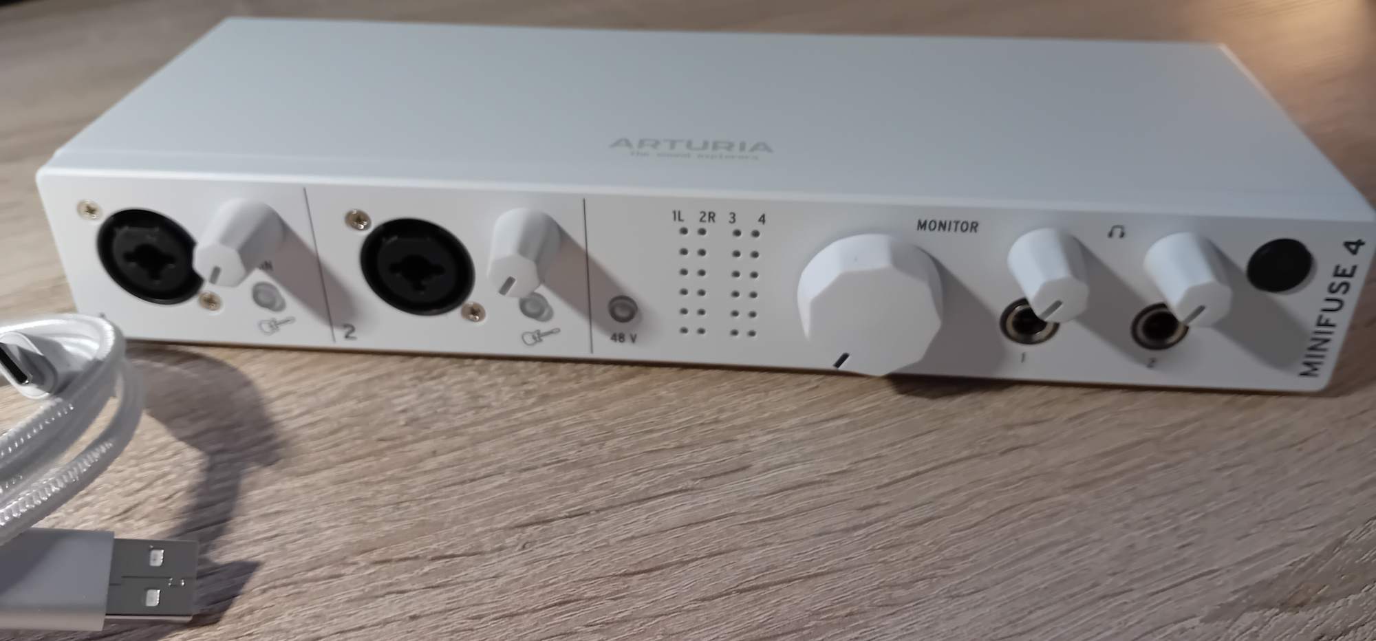 Vends Arturia MINIFUSE 4