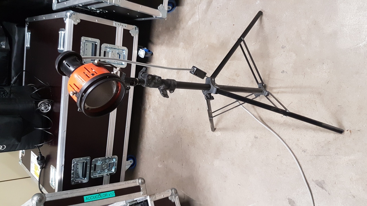 Projecteur mandarine 650w + pied