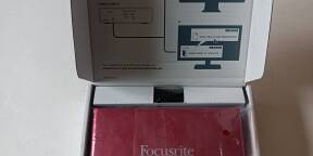 Vends Scarlett Solo 3ème génération complète avec sa boîte et sa facture de 2023