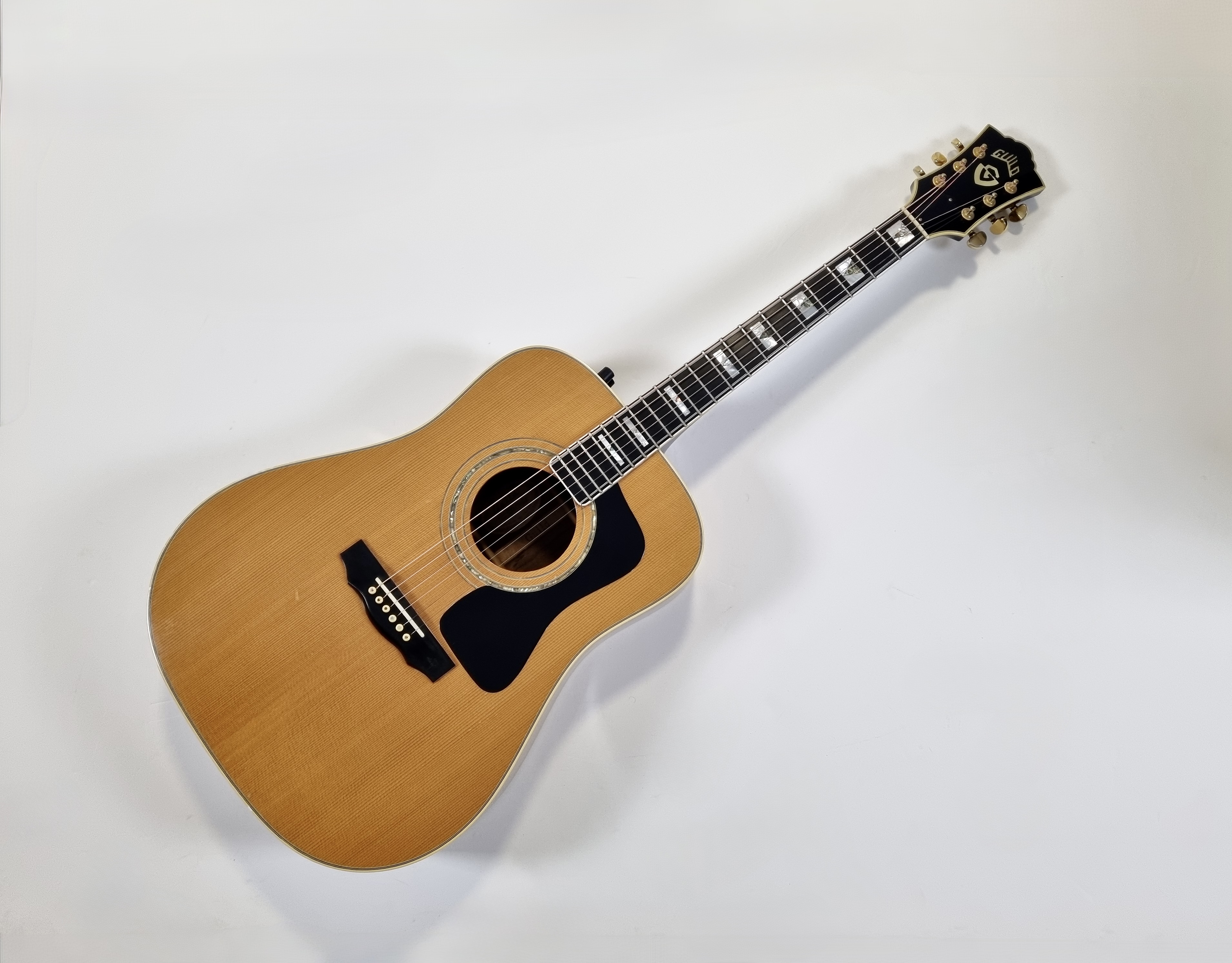 Guild D-55E Natural 1997