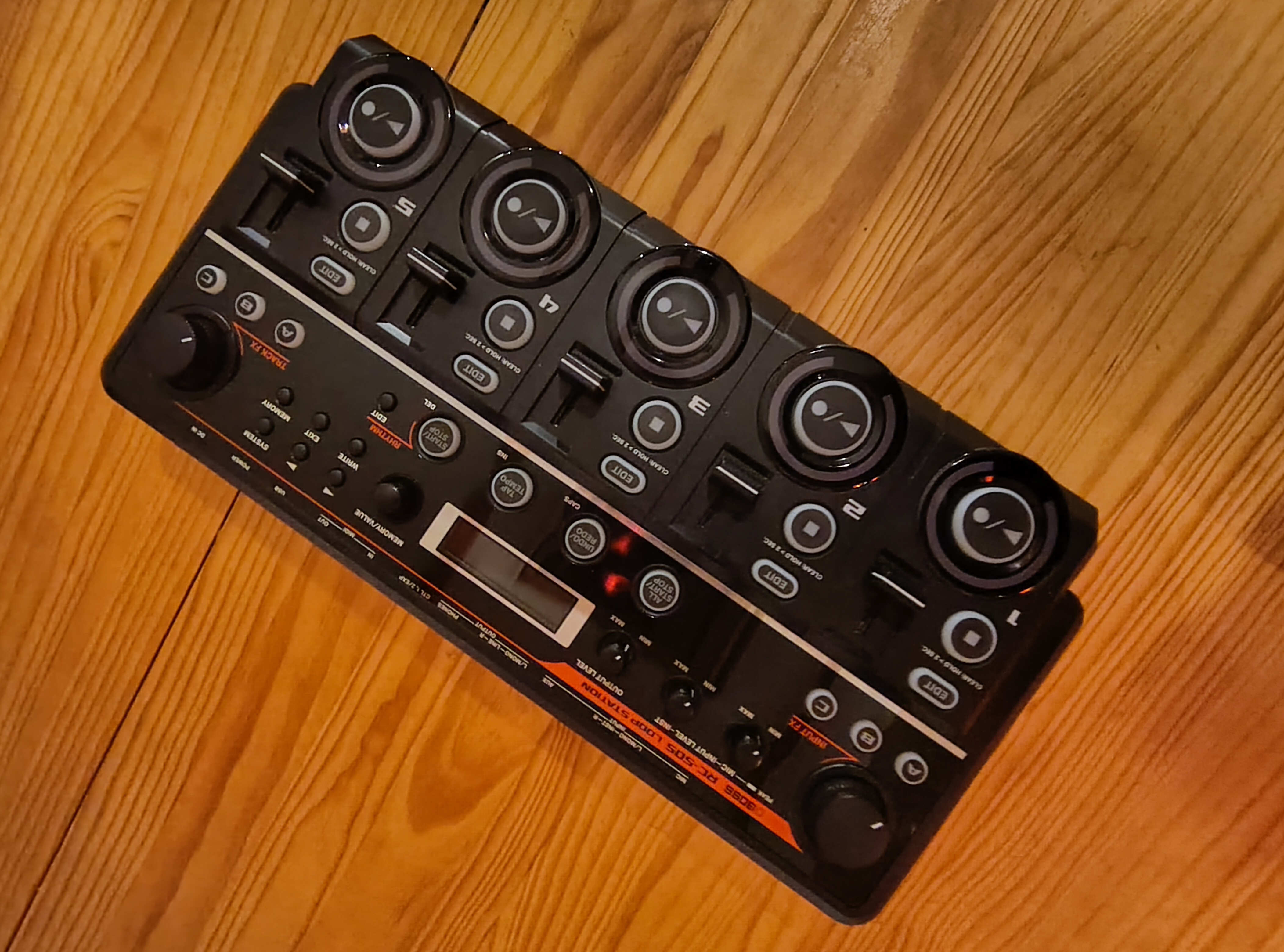 Offre inratable : Looper BOSS RC 505 + Korg Kaossilator Pro + Micro Shure SM58 + 3 accessoires offerts