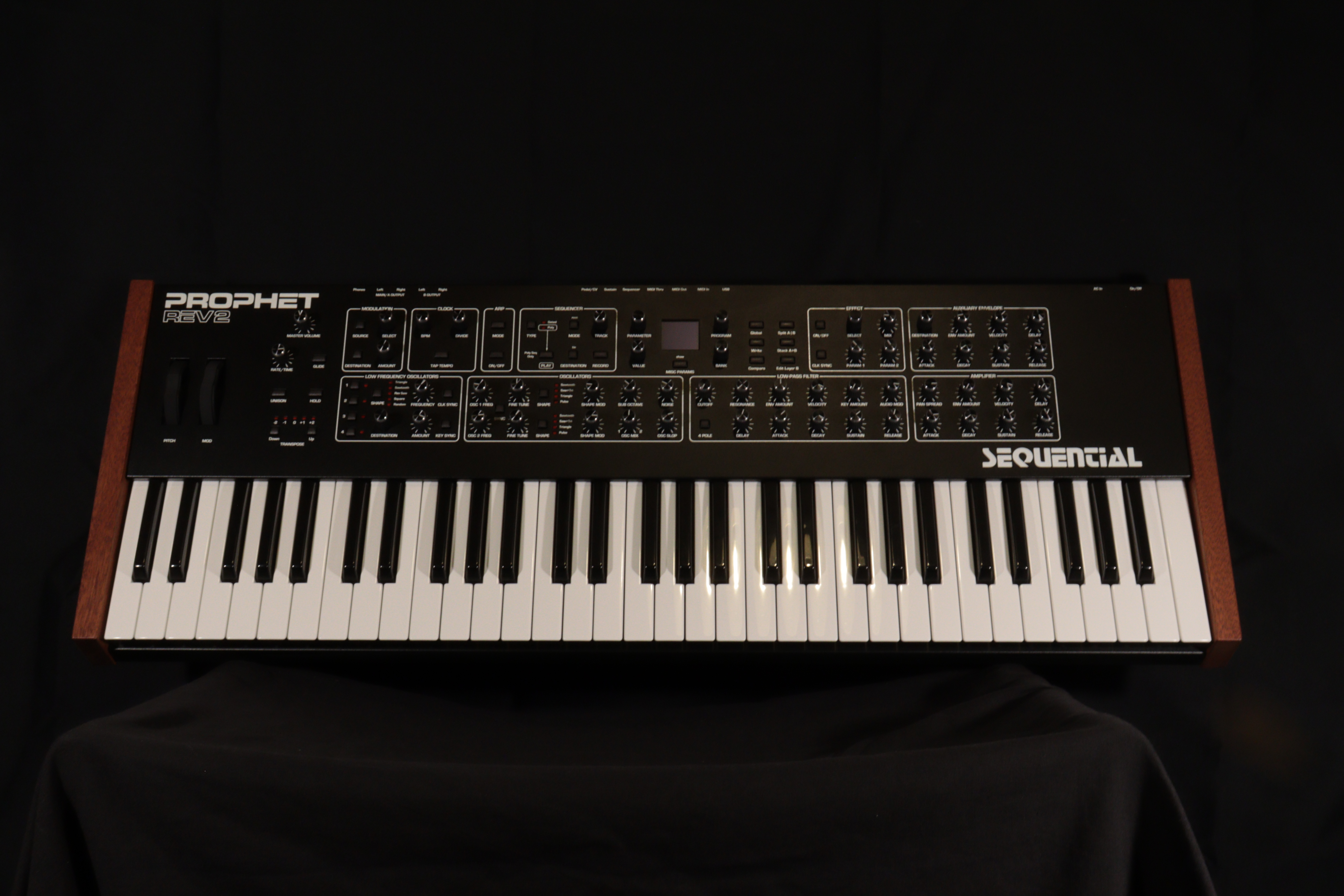 Sequential Prophet Rev2 8 voix