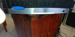 Vend Amplificateur Crown CTs 8200. 8 Canaux de 200 watts. ou bridgé en 4 canaux de 400 watts