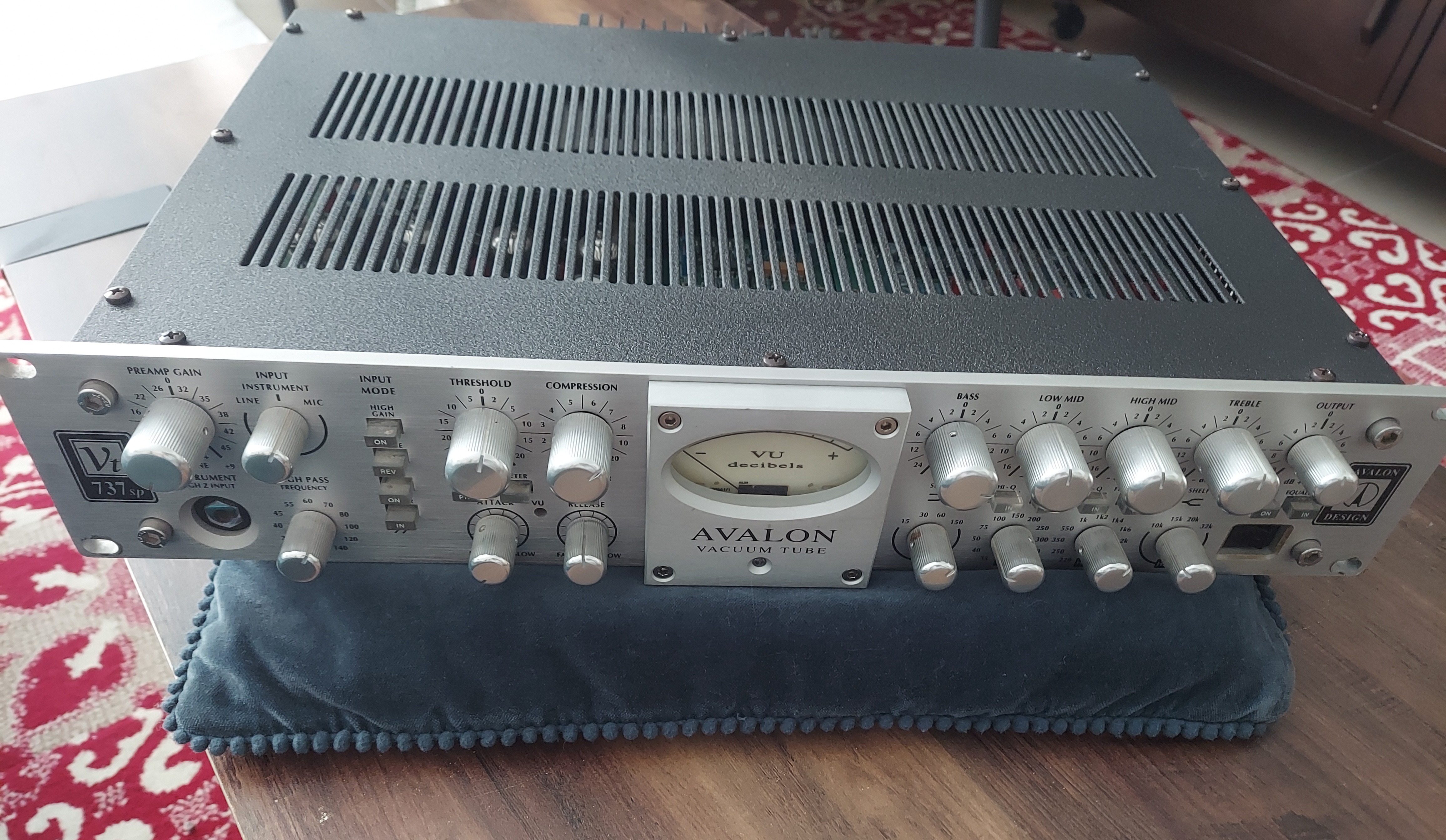 Vends Tranche de console à lampe Avalon Vt737sp