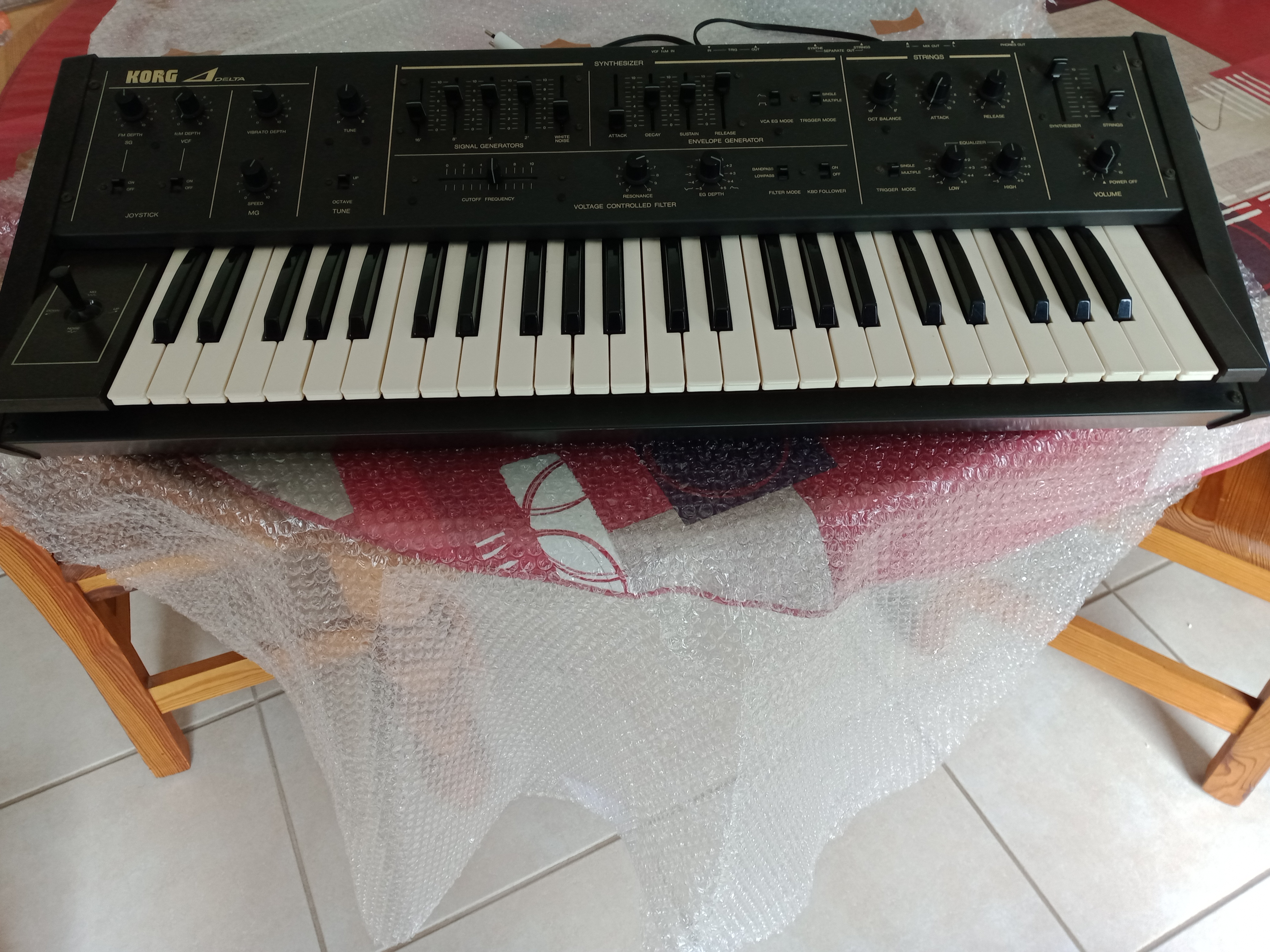 Vends Korg Delta