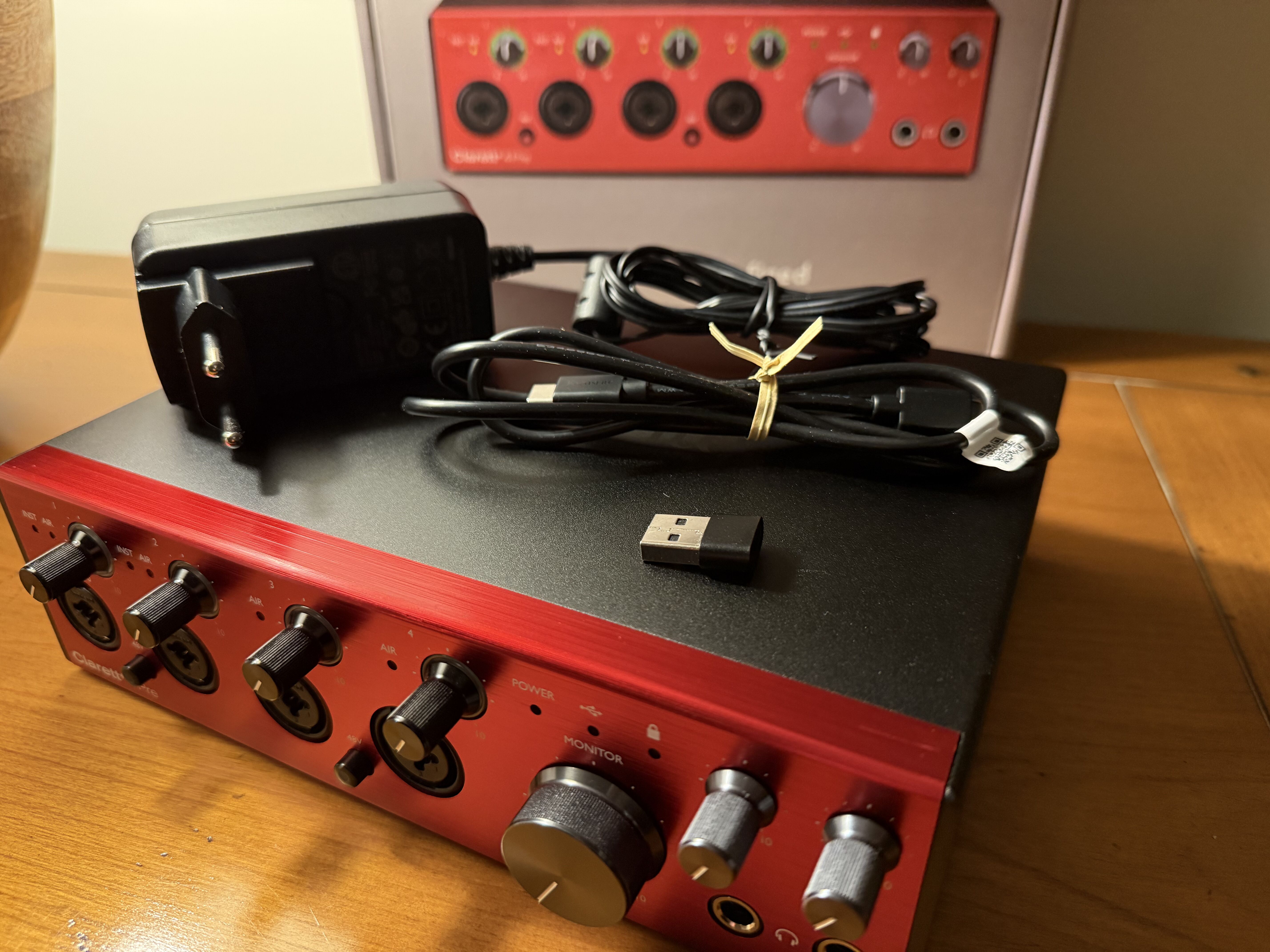 Focusrite Clarett+ 4 PRE USB-C (sous garantie 3ans Woodbrass)