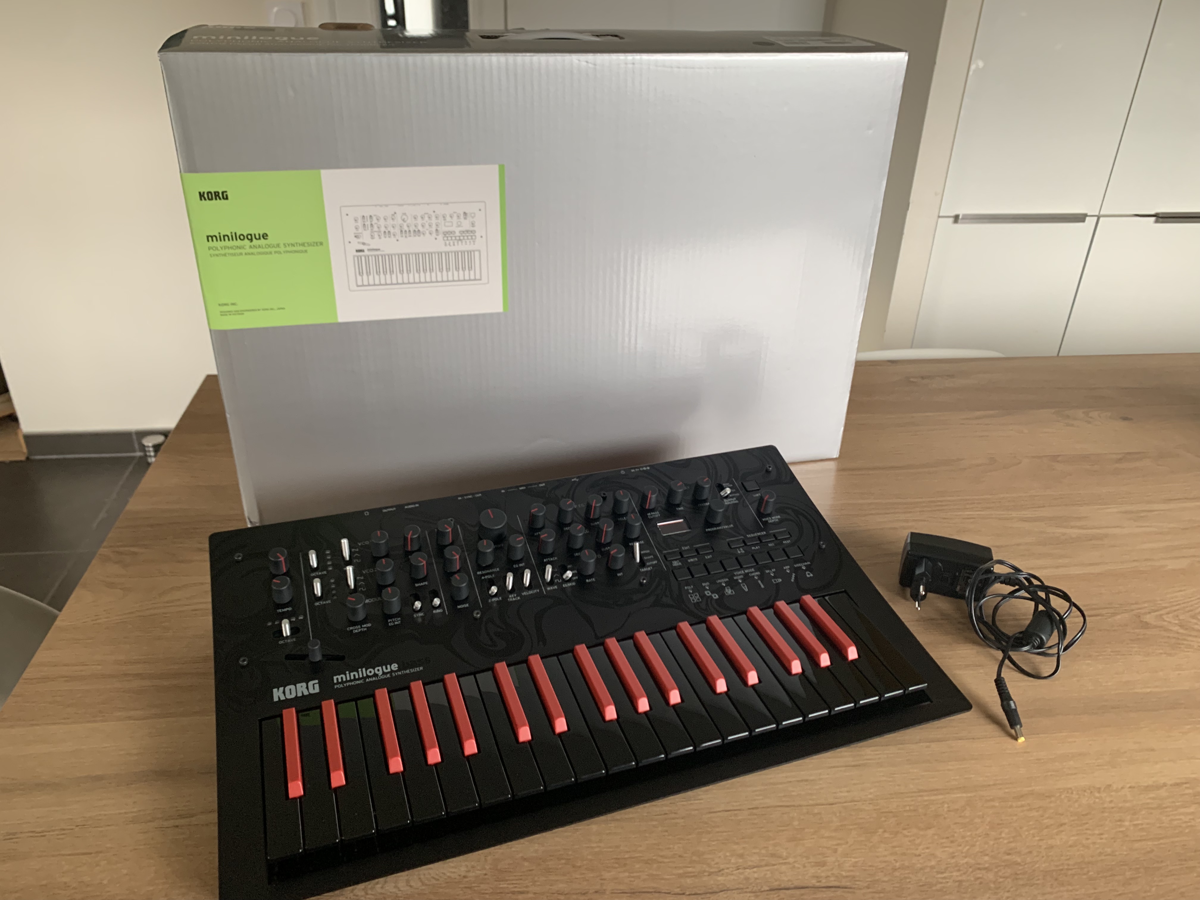 Synthétiseur Korg Minilogue sous garantie avec facture