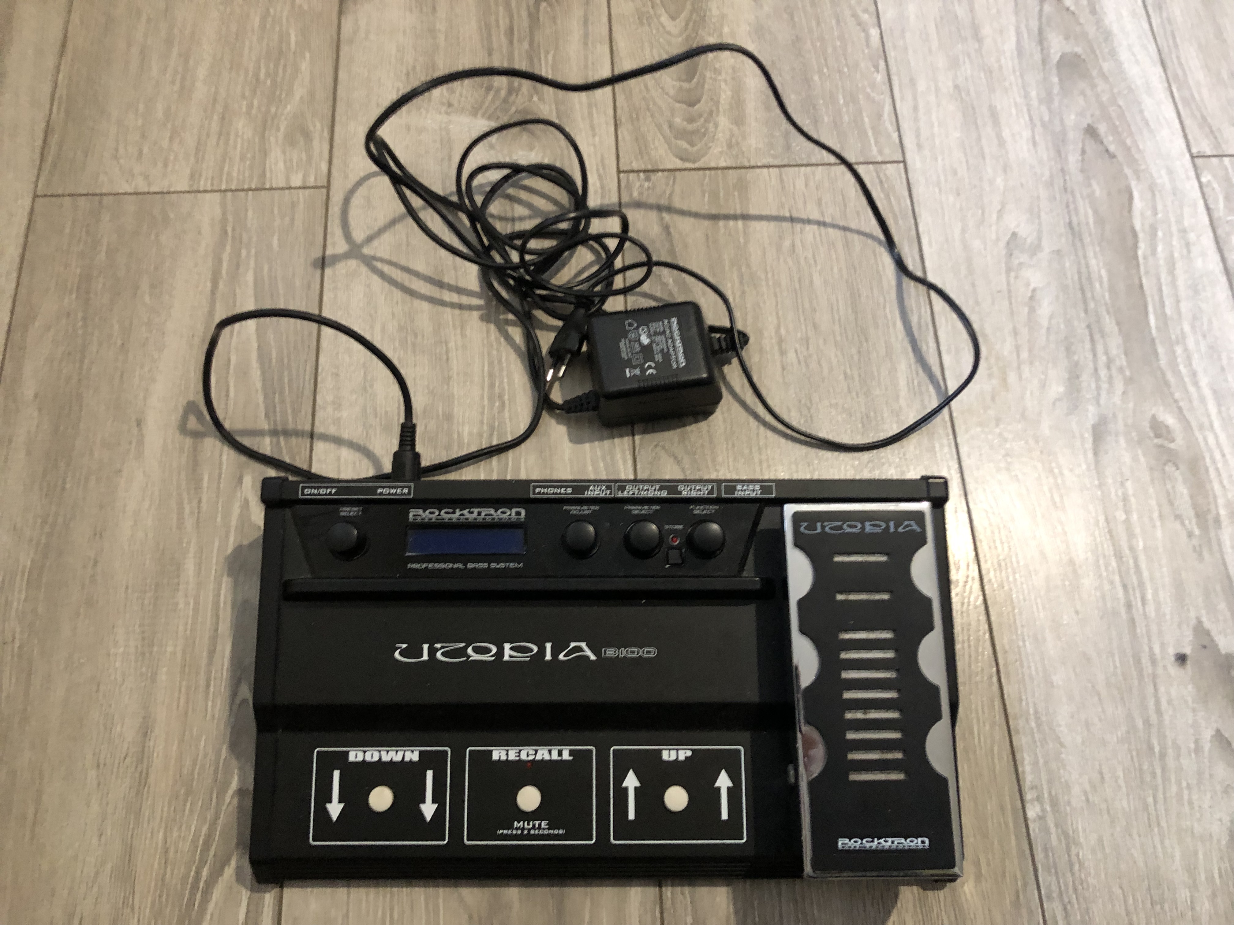 Rocktron Utopia B100