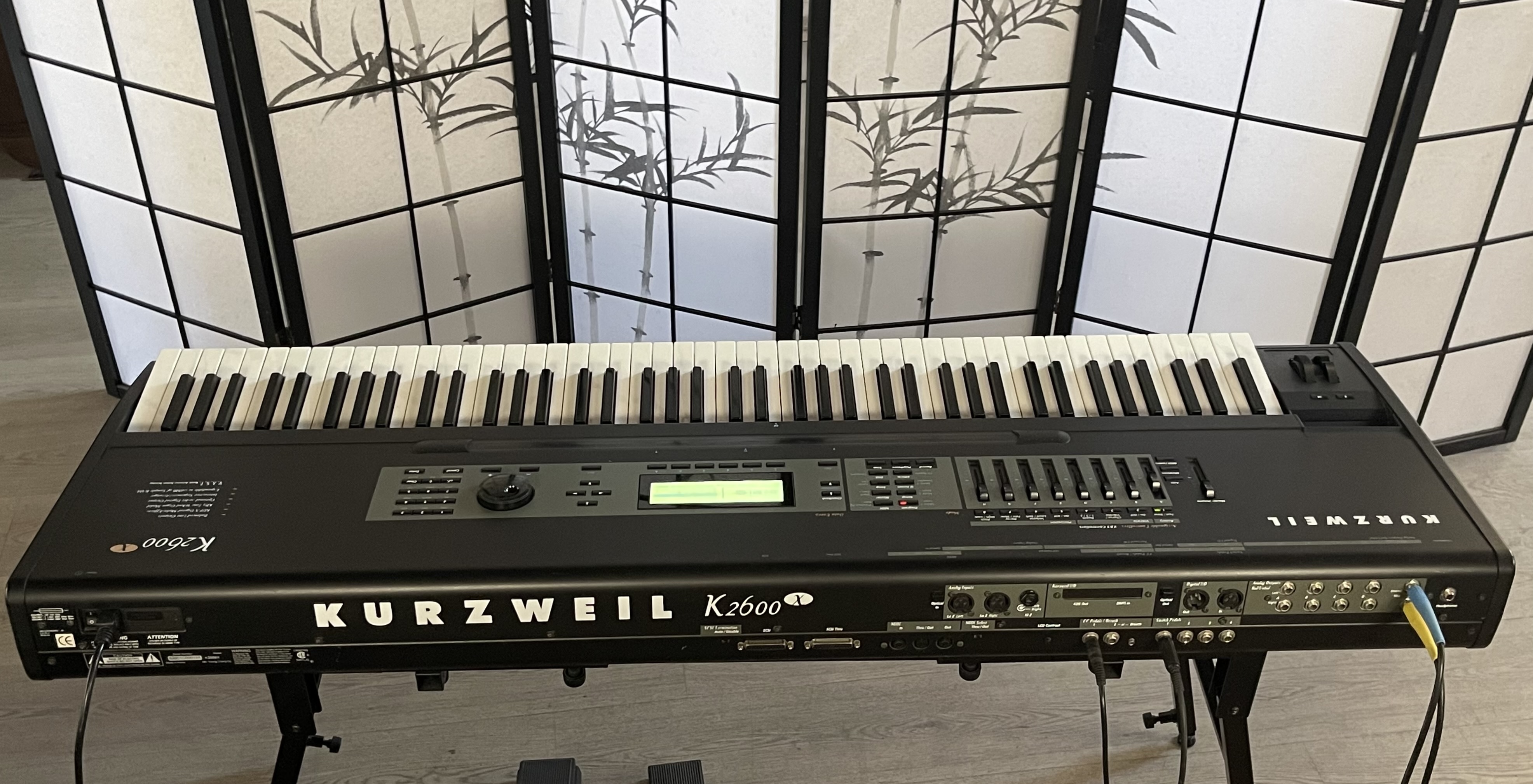 Kurzweil K2600X + toutes les ROM + Option sampling + RAM 128 Mo + HD 1 Go + stand