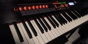 Vend Roland RD 2000 EX