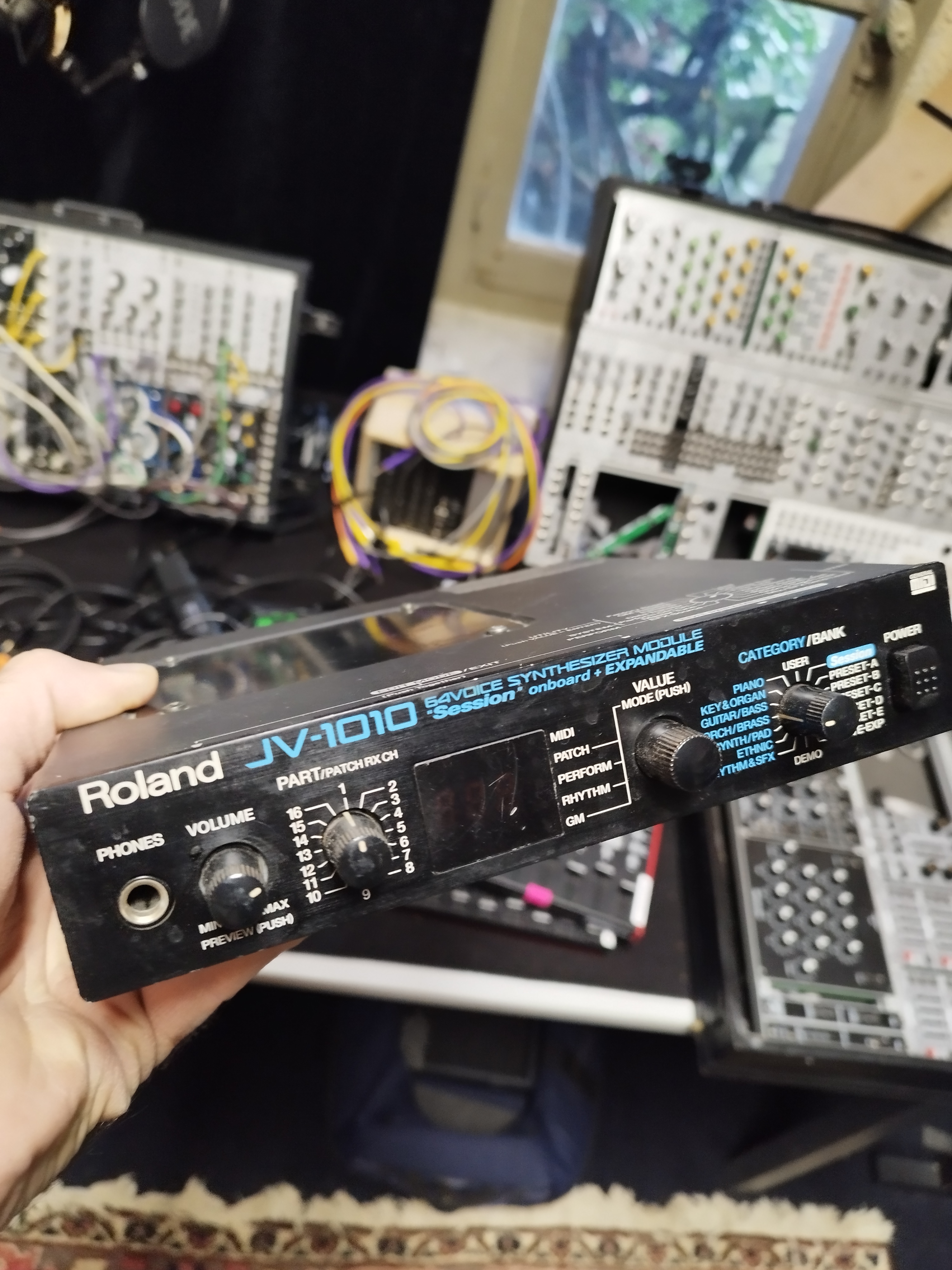Vends Roland JV-1010