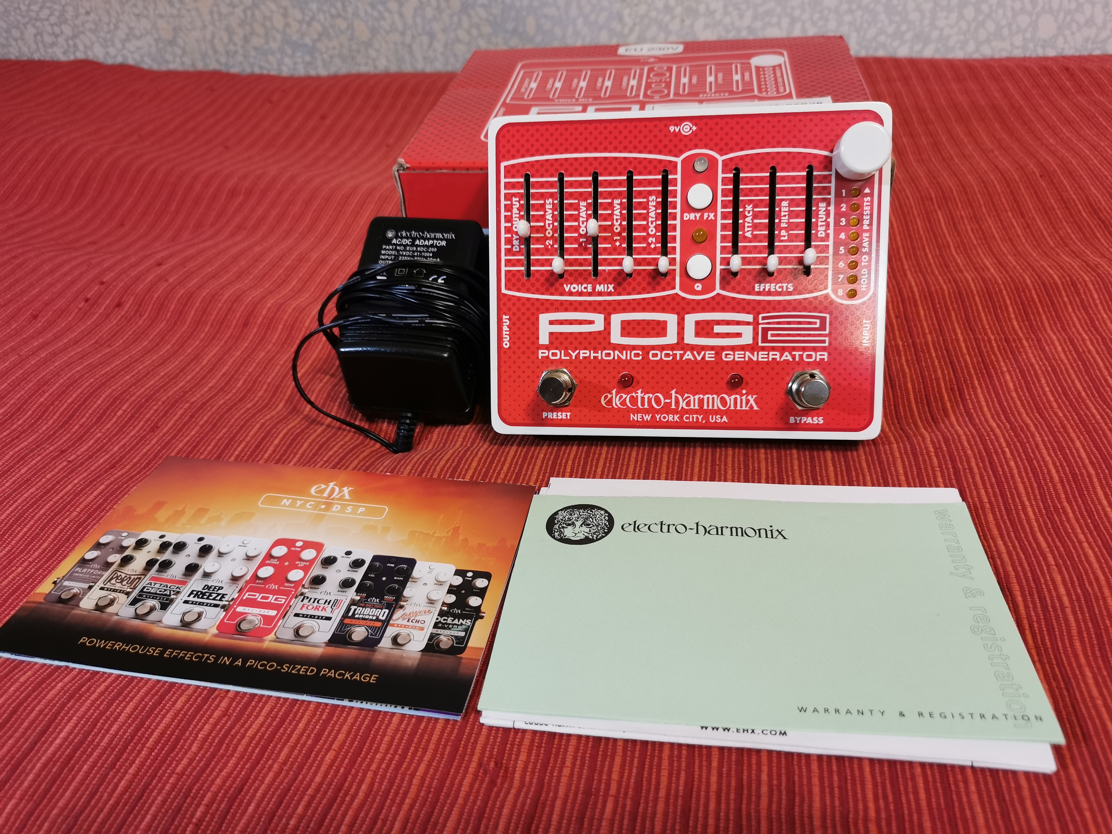 Electro Harmonix EHX POG 2 - pédale octaver pour guitare