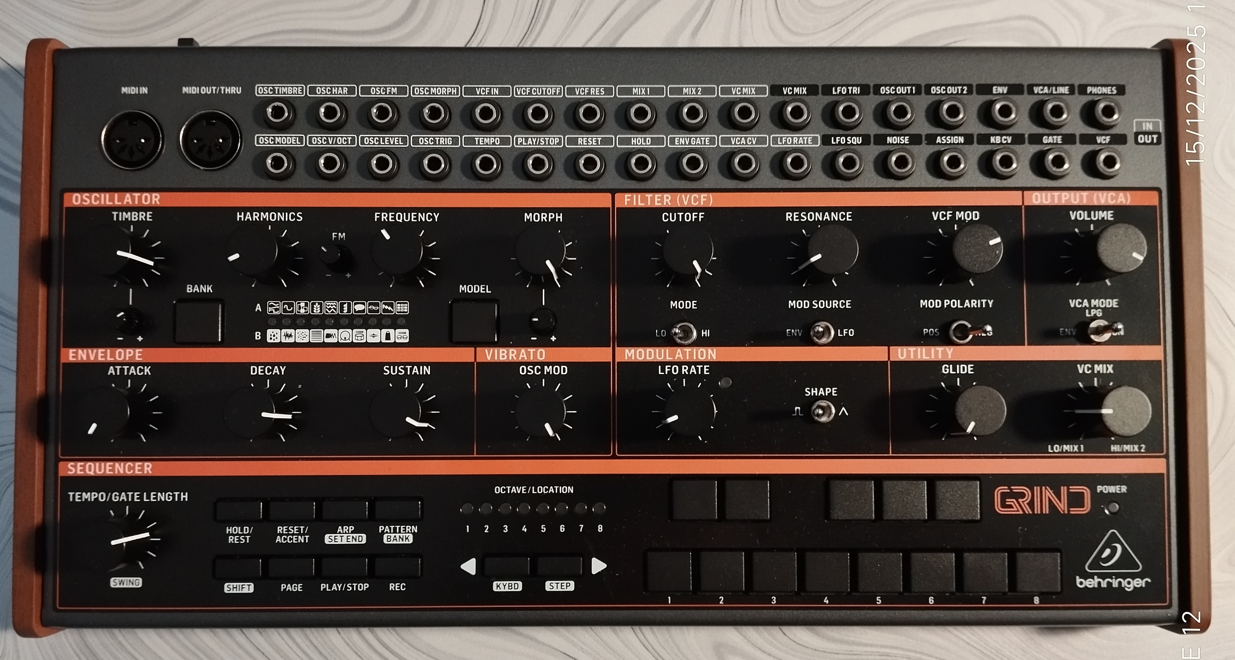 Vends Behringer Grind flambant neuf