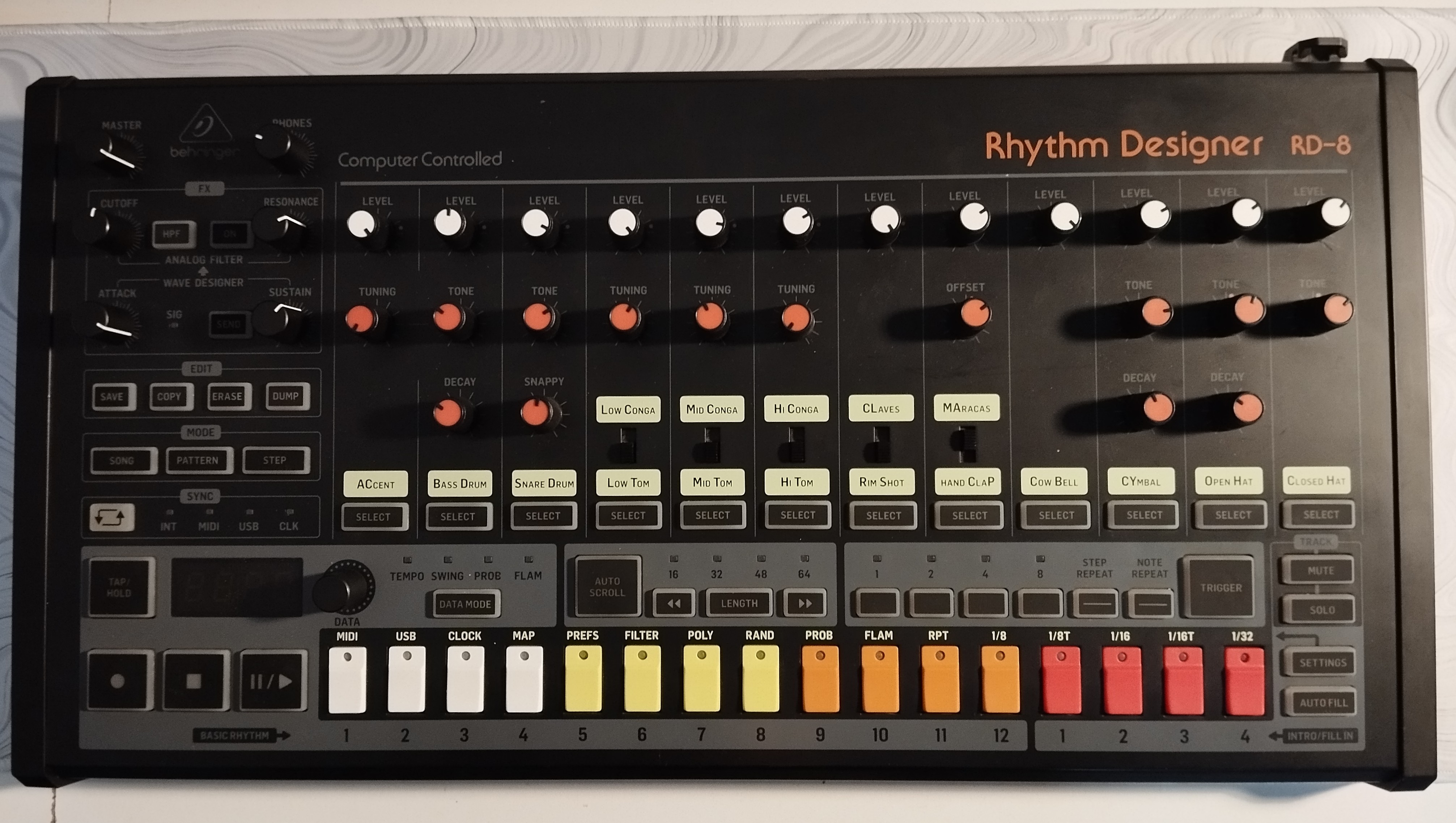 Vends Behringer RD-8