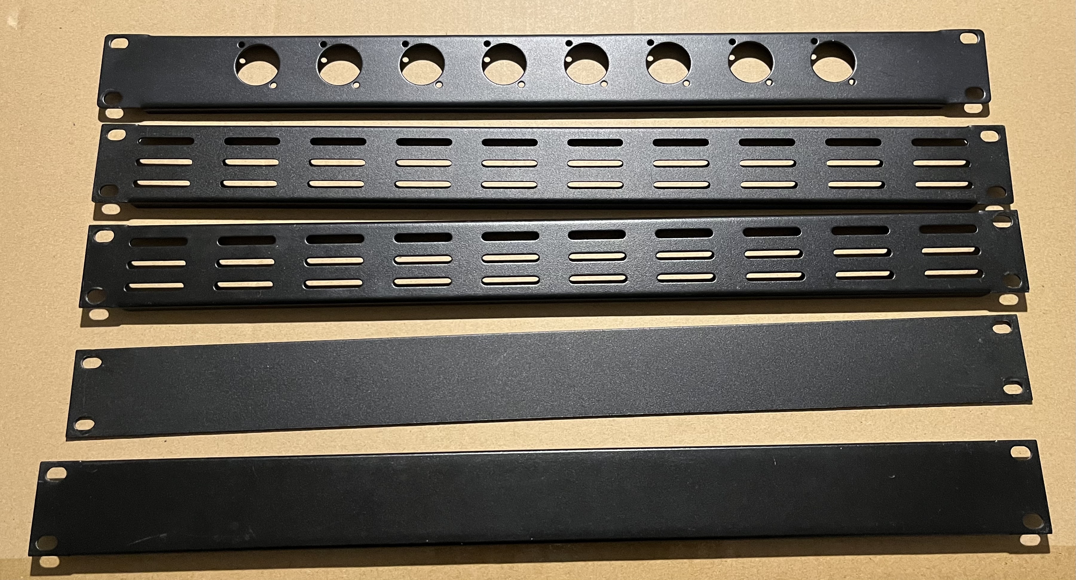 Lot de caches pour Rack 19"