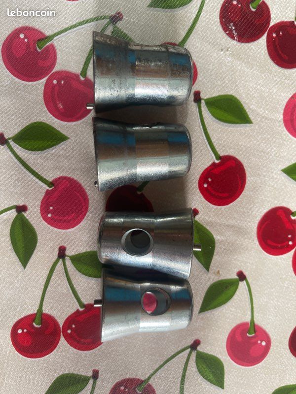 Lot 4 - Global Truss Half Cone F34 Corner Box