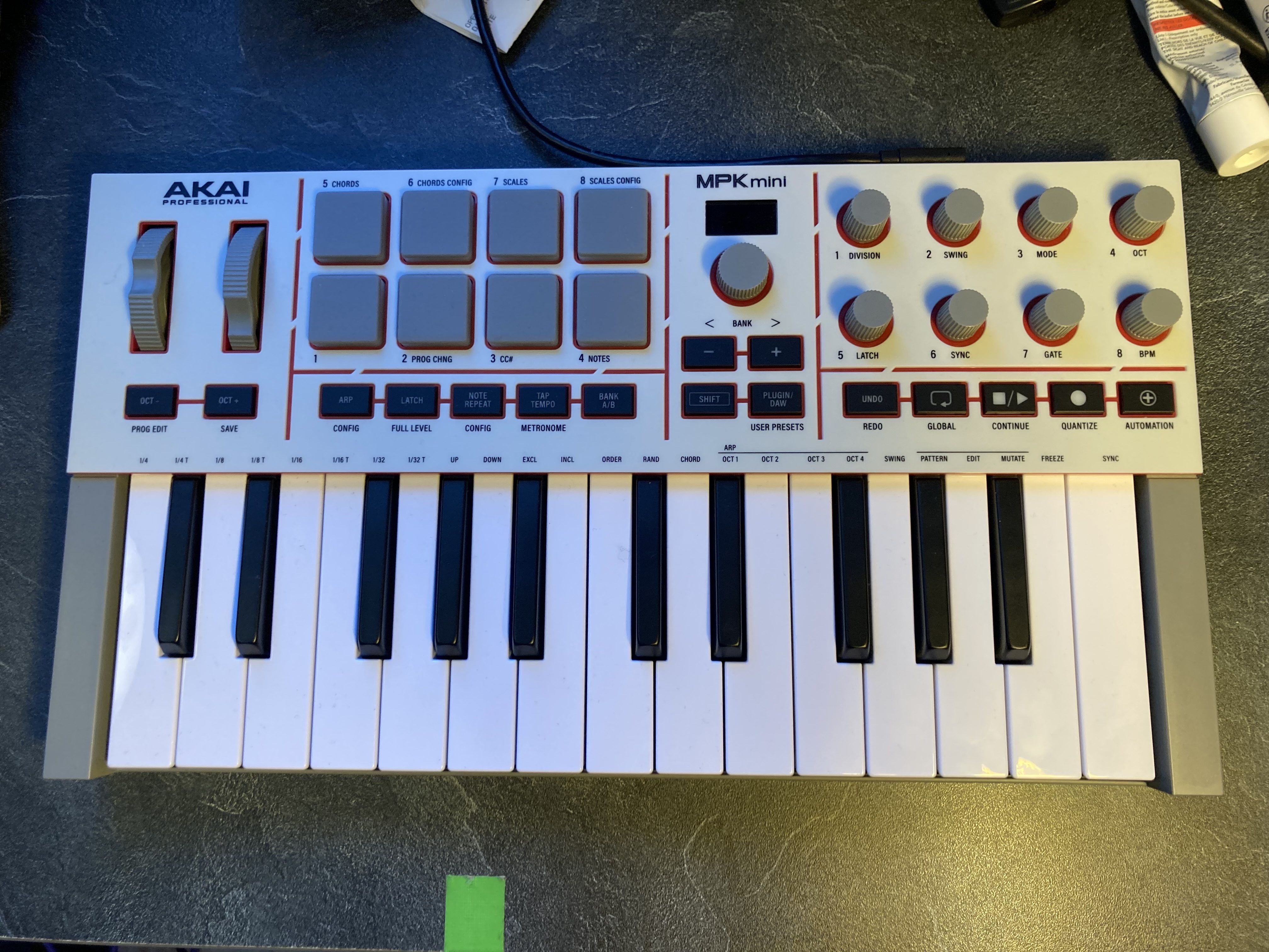 Vends Clavier maître MIDI Akaï Professional MPK Mini IV Gray