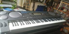 Casio WK 1600 - Synthétiseur, arrangeur avec rythmes multiples