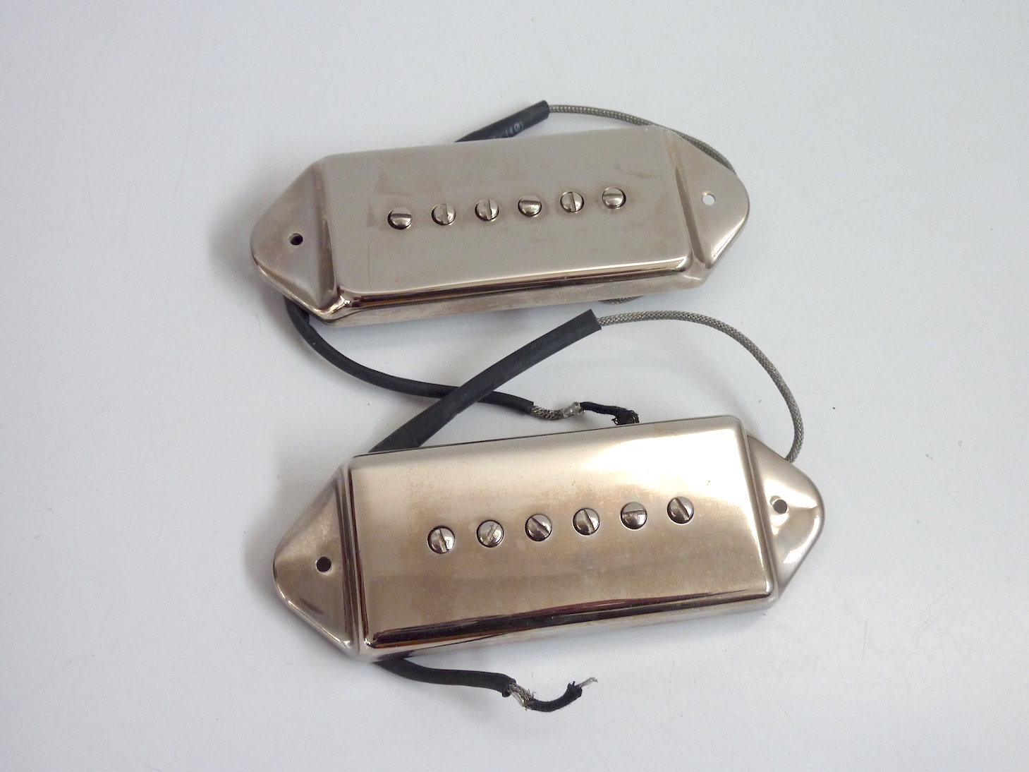 Set deux micros GIBSON USA Casino P90 Dogear