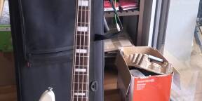 Sire V7 4 cordes + Softcase