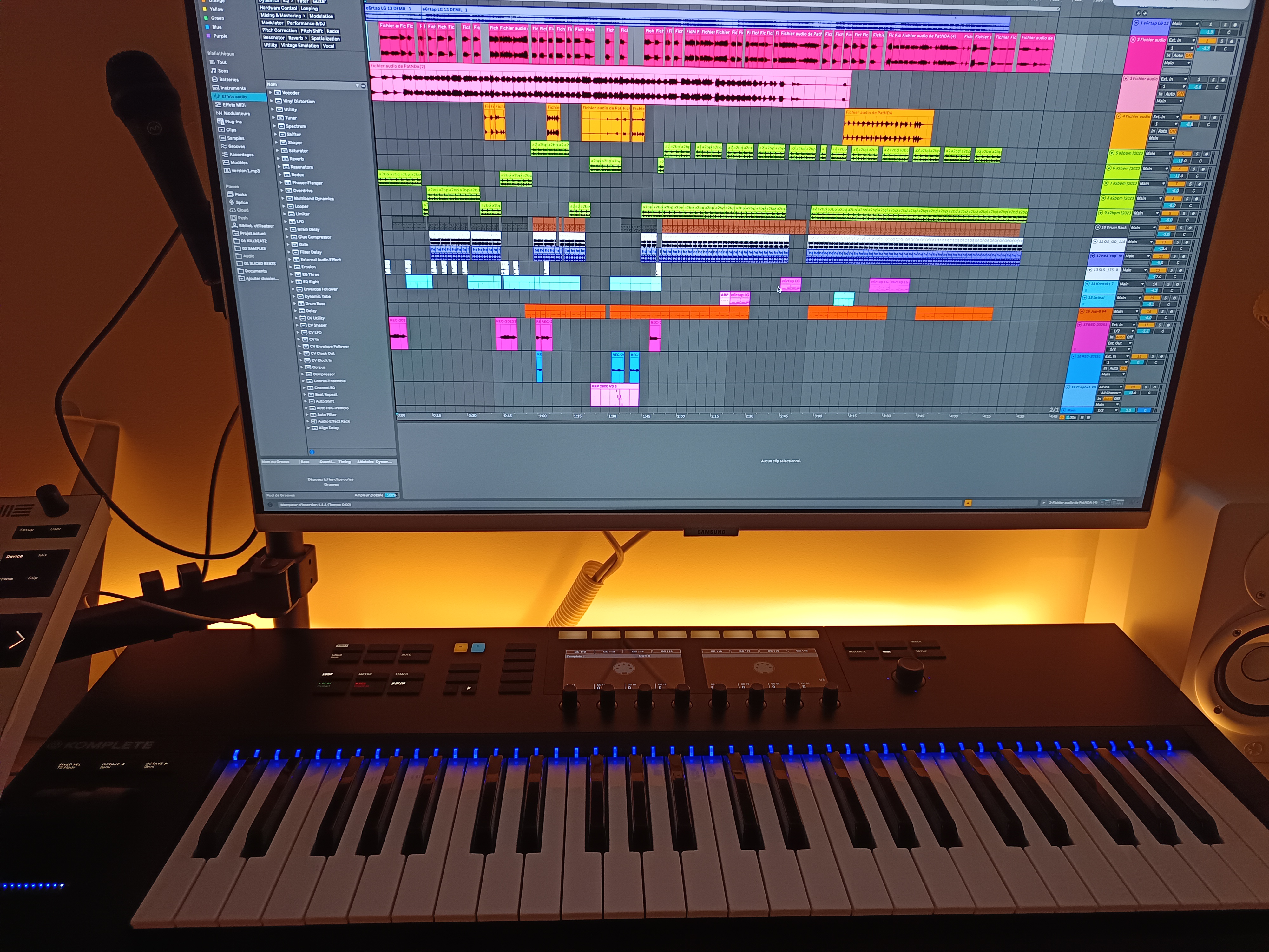 Vends Komplete Kontrol S49 mk2