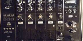 Table de mixage Pioneer DJM 900 Nexus avec Flight Case