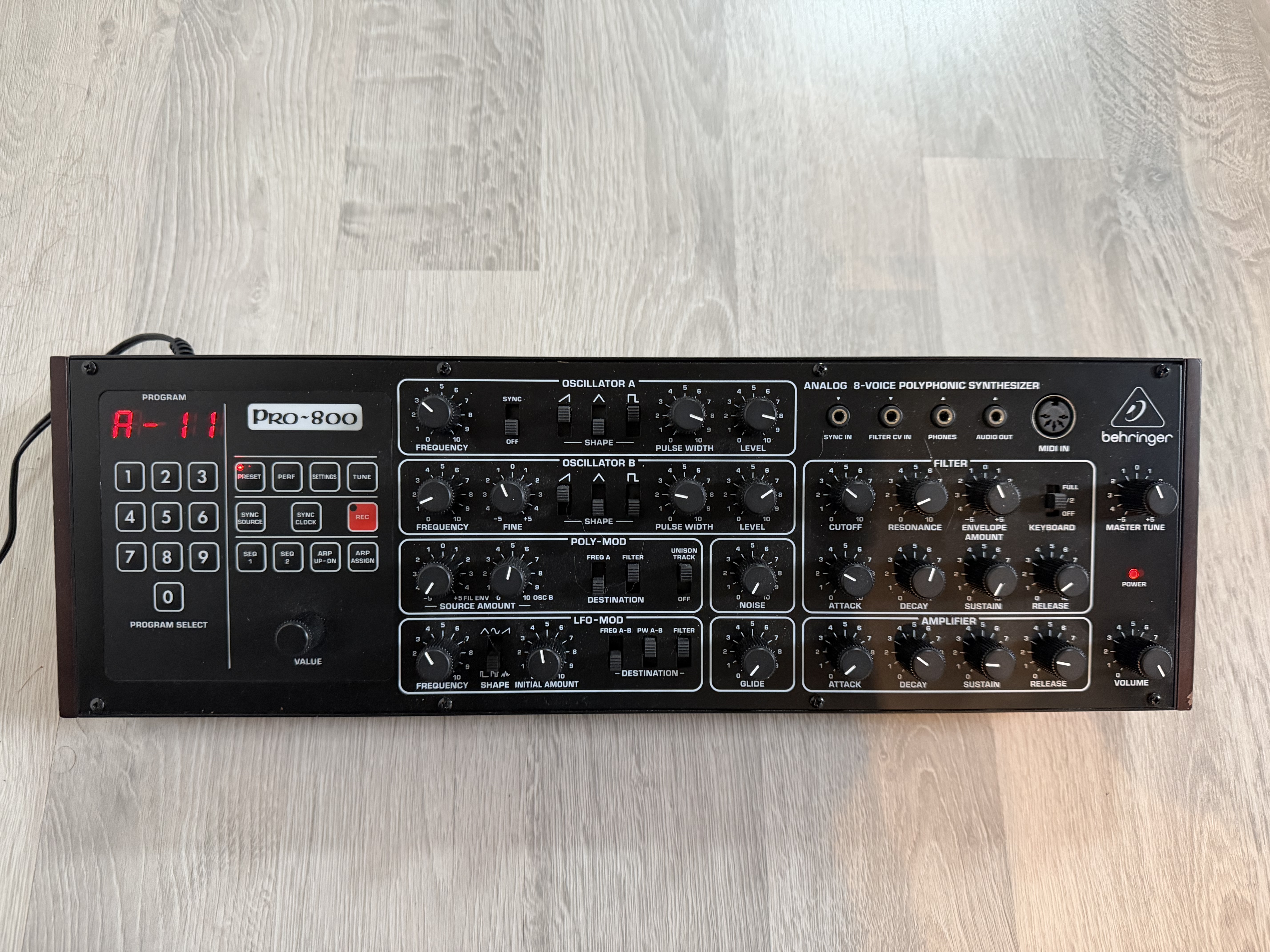 Vends Behringer pro 800