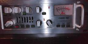 Vends DBX 586 double Preamp/eq/peakstop+ sort de maintenance