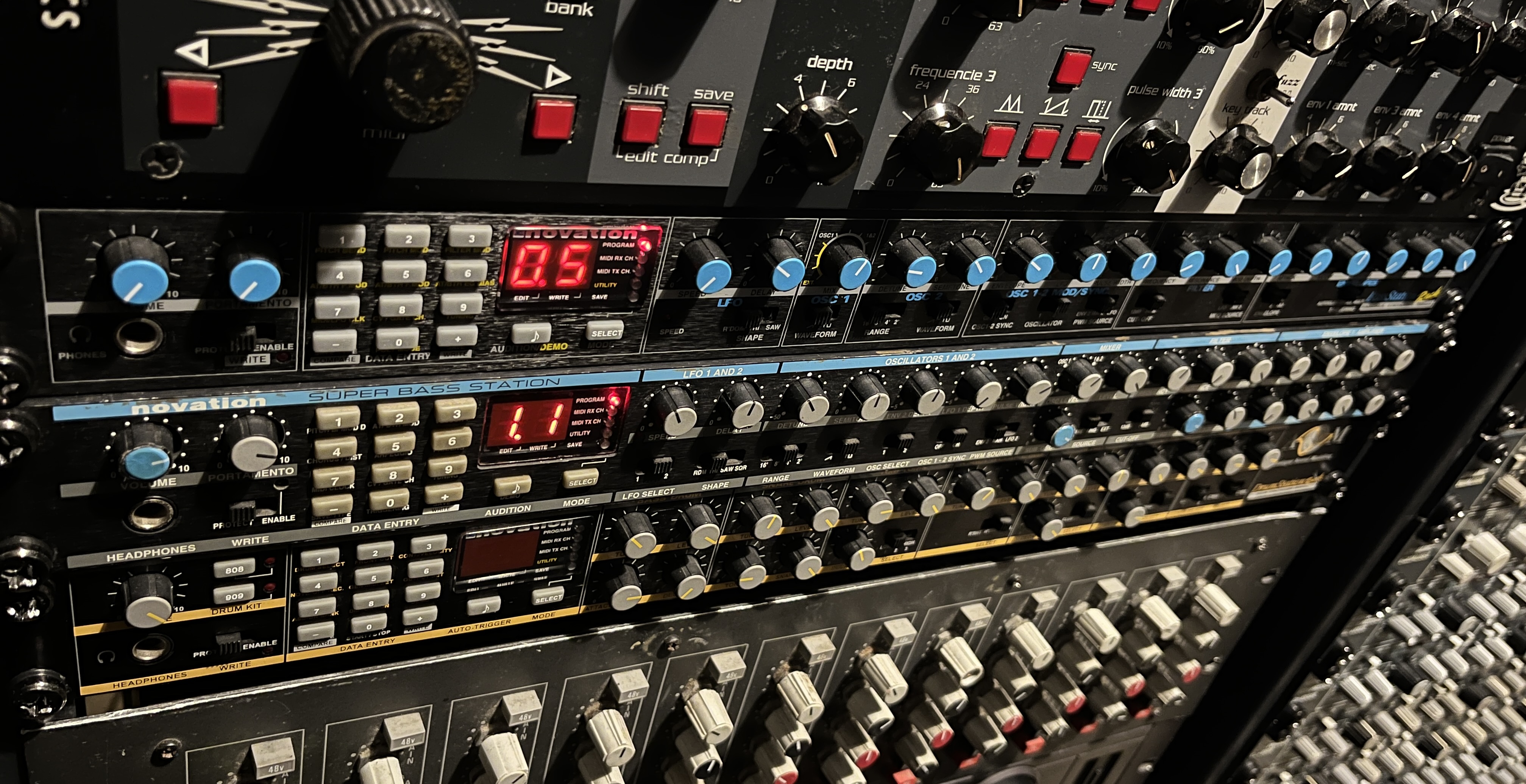 Vends Novation Bass station rack