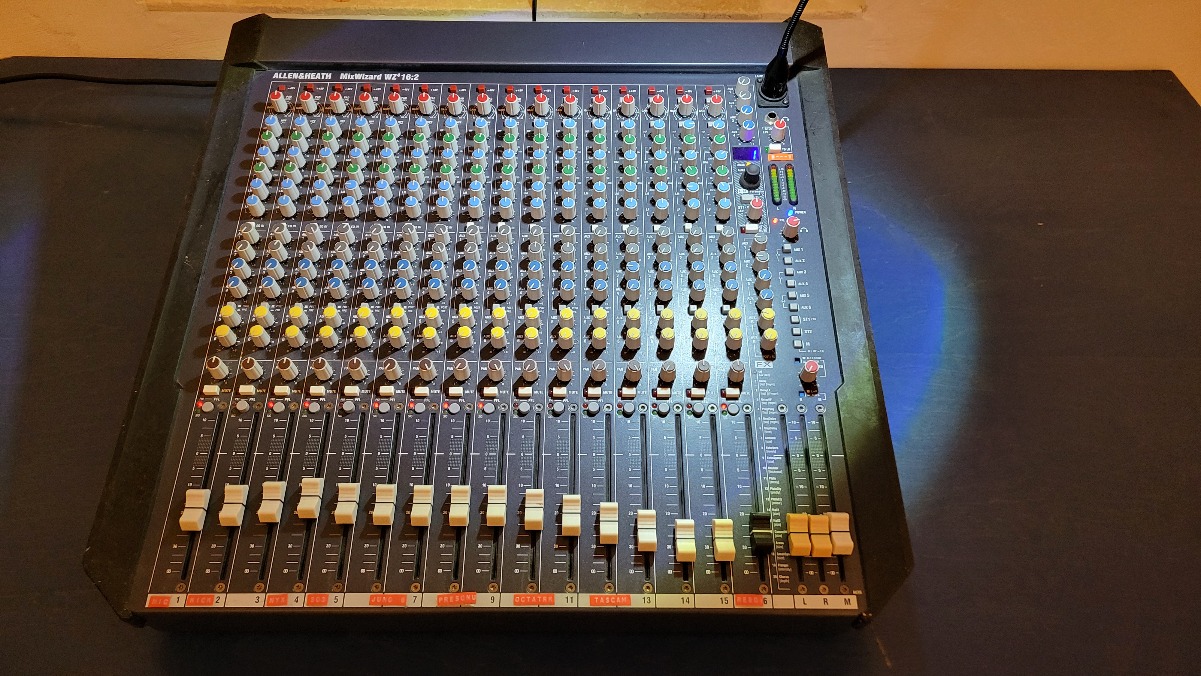 Allen & Heath WZ4 16:2 en excellent état